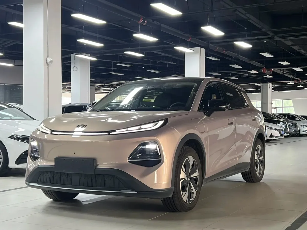Changan Nevo Q05 — электрический кроссовер