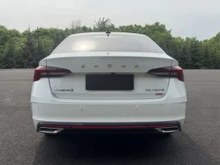Skoda Octavia 2024 — фото 12 из 17