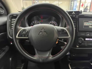 Mitsubishi Outlander 2022 — фото 4 из 6