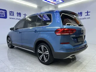 Volkswagen Touran L 2022 — фото 6 из 29