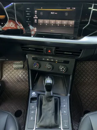 Volkswagen Passat 2022 — фото 8 из 12