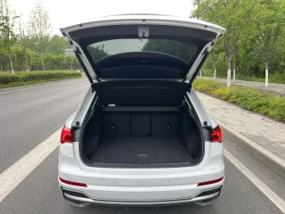 Audi Q3 2021 — фото 22 из 29