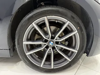 BMW 3-Series 2023 — фото 23 из 25