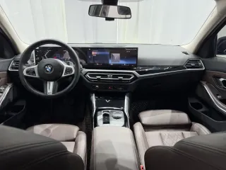 BMW 3-Series 2023 — фото 16 из 25