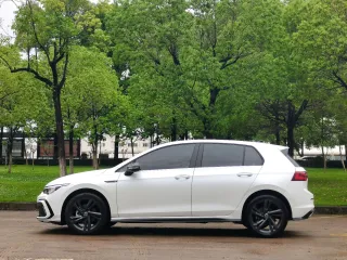 Volkswagen Golf 2023 — фото 7 из 21