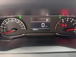 Peugeot 2008 2022 — фото 10 из 54