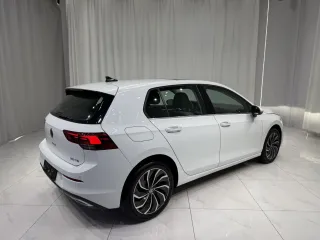 Volkswagen Golf 2023 — фото 4 из 25