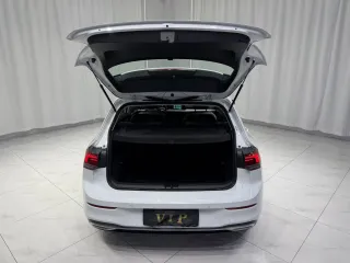 Volkswagen Golf 2023 — фото 18 из 25