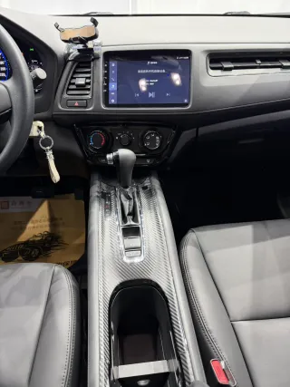 Honda Vezel 2022 — фото 7 из 24