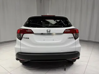 Honda Vezel 2022 — фото 12 из 24