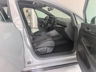 Volkswagen Golf 2023 — фото 16 из 26