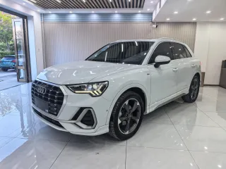 Audi Q3 2022 — фото 19 из 24