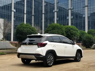 Toyota Yaris L 2022 — фото 33 из 42