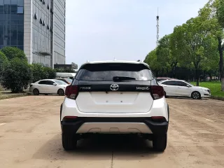Toyota Yaris L 2022 — фото 4 из 42