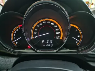 Toyota Yaris L 2022 — фото 27 из 42