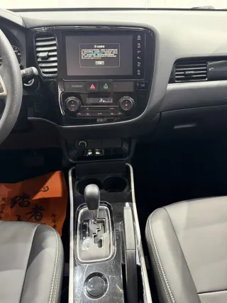 Mitsubishi Outlander 2021 — фото 14 из 22