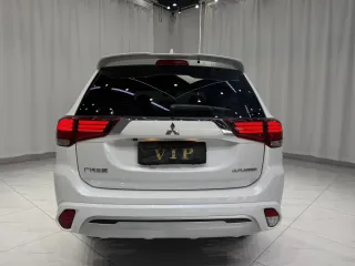 Mitsubishi Outlander 2021 — фото 4 из 22