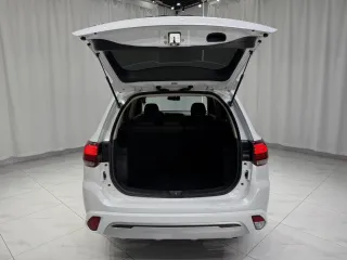 Mitsubishi Outlander 2021 — фото 18 из 22