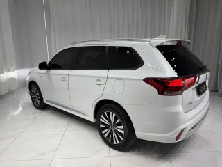 Mitsubishi Outlander 2021 — фото 5 из 22