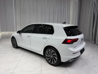 Volkswagen Golf 2022 — фото 10 из 25