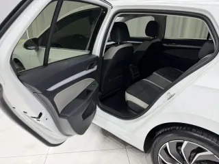 Volkswagen Golf 2022 — фото 19 из 25