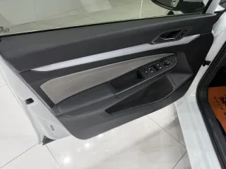 Volkswagen Golf 2022 — фото 1 из 25