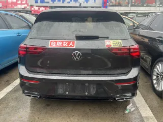 Volkswagen Golf 2023 — фото 14 из 30