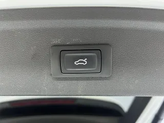Audi A3 2023 — фото 17 из 30
