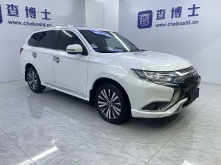 Mitsubishi Outlander 2022 — фото 3 из 23