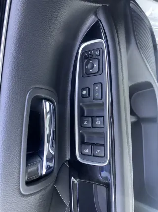 Mitsubishi Outlander 2022 — фото 9 из 23