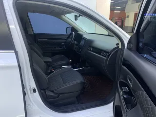 Mitsubishi Outlander 2022 — фото 20 из 23
