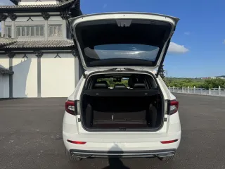 Skoda Karoq 2022 — фото 19 из 36