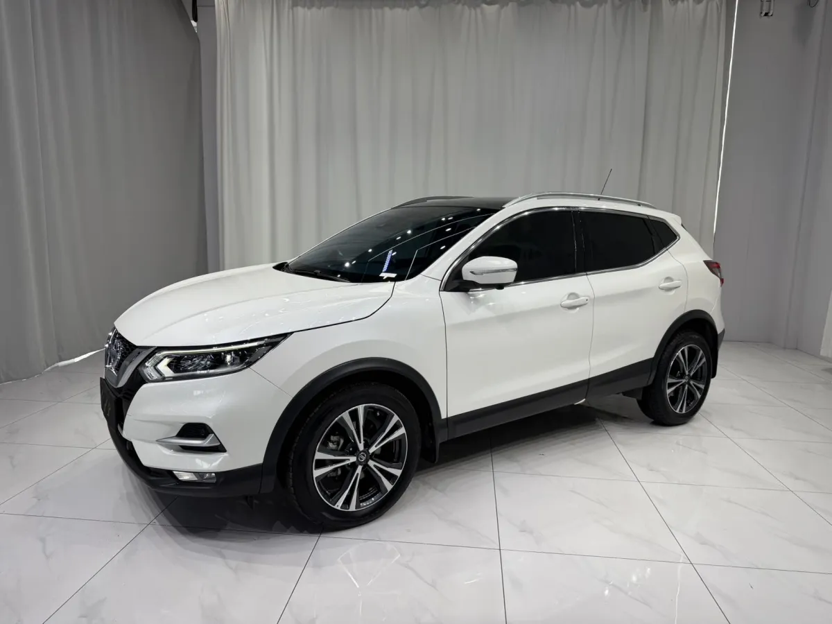 Nissan Qashqai 2022 — фото 1 из 28