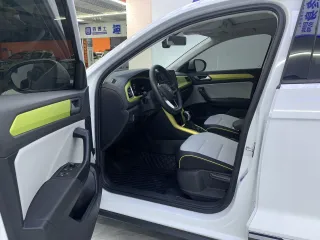 Volkswagen T-Roc 2023 — фото 14 из 41