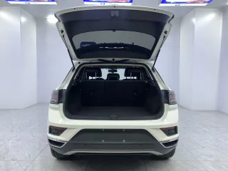 Volkswagen T-Roc 2023 — фото 25 из 41