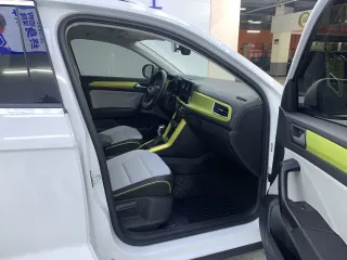 Volkswagen T-Roc 2023 — фото 17 из 41