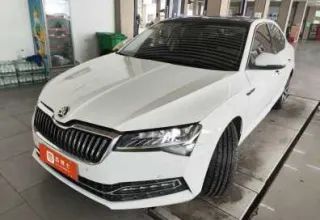 Skoda Superb 2022 — фото 2 из 5