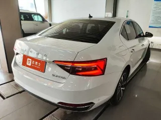 Skoda Superb 2022 — фото 3 из 5