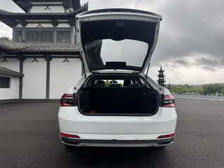 Skoda Superb 2022 — фото 18 из 34