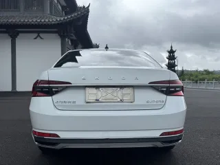 Skoda Superb 2022 — фото 27 из 34