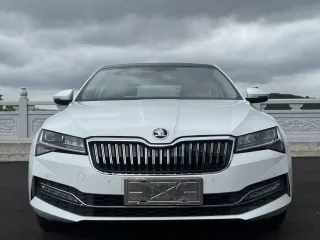 Skoda Superb 2022 — фото 24 из 34