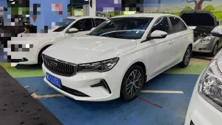 Geely Emgrand 2023 — фото 1 из 6