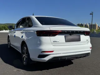 Geely Emgrand 2023 — фото 4 из 56