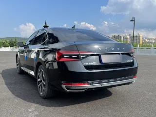 Skoda Superb 2022 — фото 4 из 58