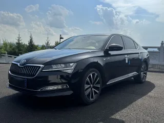 Skoda Superb 2022 — фото 31 из 58