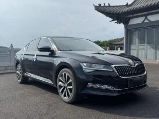 Skoda Superb 2022 — фото 3 из 58