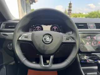 Skoda Superb 2022 — фото 39 из 58