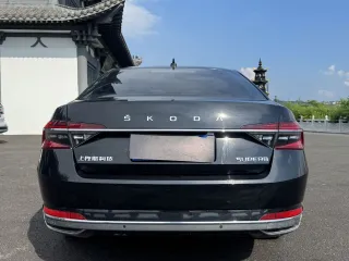 Skoda Superb 2022 — фото 53 из 58