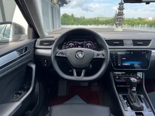 Skoda Superb 2023 — фото 36 из 58