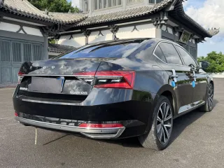 Skoda Superb 2023 — фото 6 из 58